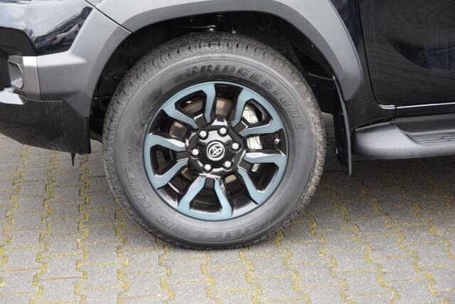 Toyota HI-LUX 2.8 D-4D X-TRA CAB INVINCIBLE A/T