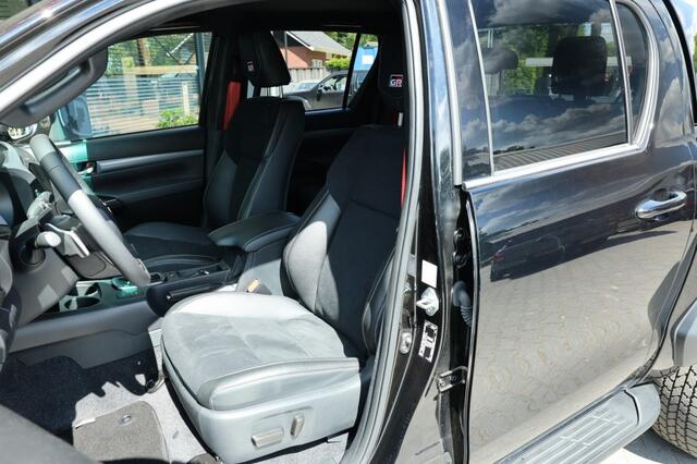 Toyota HI-LUX 2.8 D-4D DUBBEL CABIN GR SPORT A/T