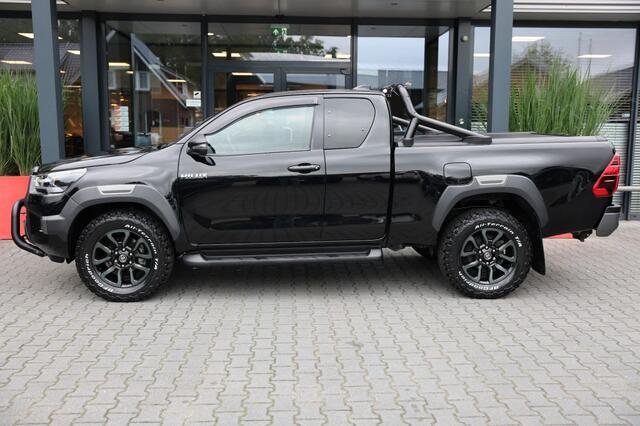 Toyota HI-LUX 2.8 D-4D X-TRA CAB INVINCIBLE A/T VAN