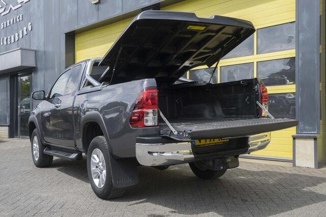 Toyota HI-LUX HiLux 2.4 D-4D-F Xtra Cab Professional
