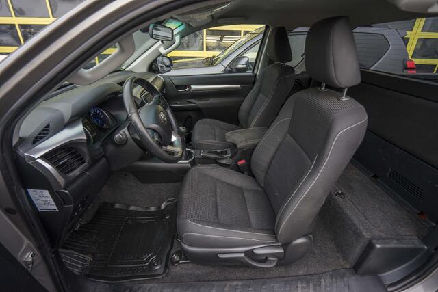 Toyota HI-LUX HiLux 2.4 D-4D-F Xtra Cab Professional Navi