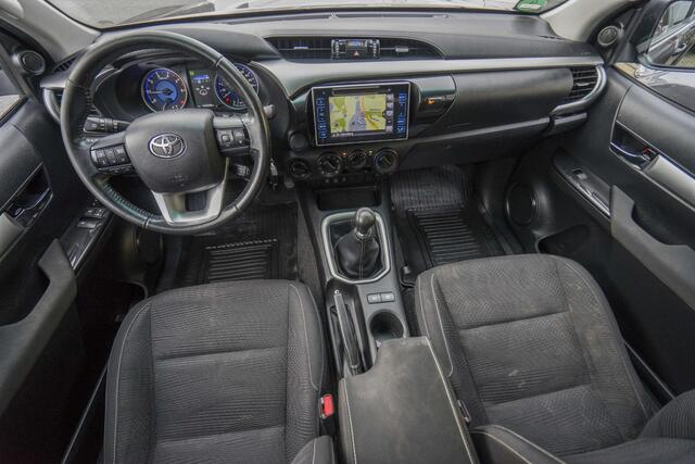 Toyota HI-LUX HiLux 2.4 D-4D-F Xtra Cab Professional Navi