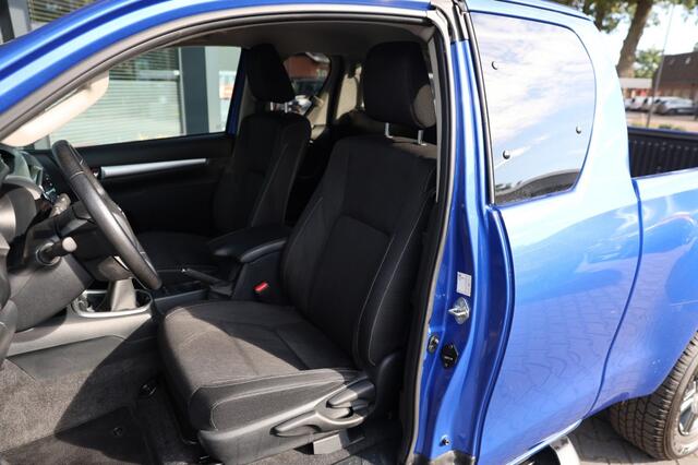 Toyota HI-LUX 2.4 D-4D X-TRA CAB PROFESSIONAL 4WD VAN