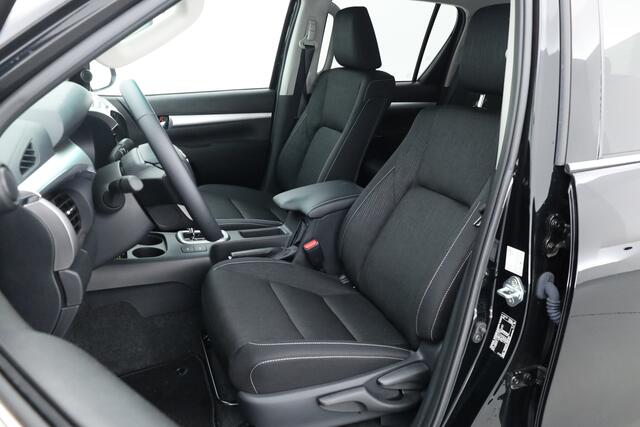 Toyota HI-LUX HiLux 2.4 D-4D Double Cab Challenger | "VAN" | Automaat | Grijs kent. | Trekhaak | Camera | Adapt. Cruise | Apple CarPlay