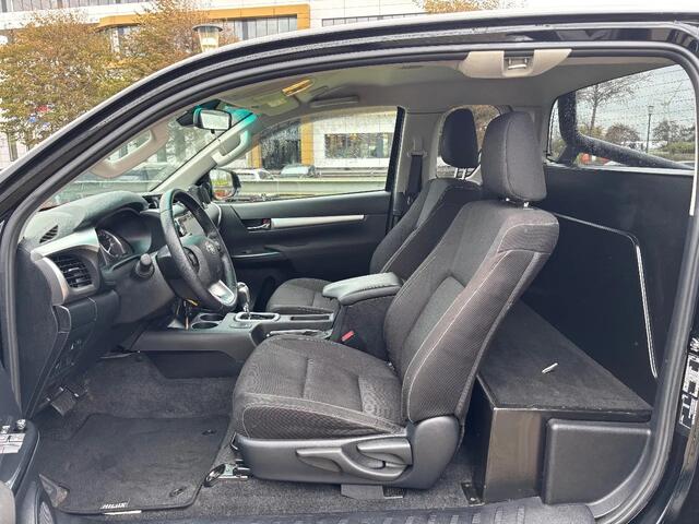 Toyota HI-LUX Hilux 2.4 D4-D Xtra Cab 4x4 Automaat Airco Cruisecontrol Trekhaak 29000KM