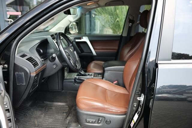 Toyota LAND CRUISER 150 2.8 D-4D 5DRS LOUNGE B/E TREKKER A/T 5 SITZ VAN