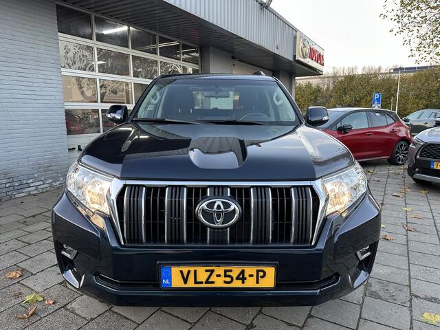 Toyota LAND CRUISER 2.8 D-4D-F Comfort Window Van