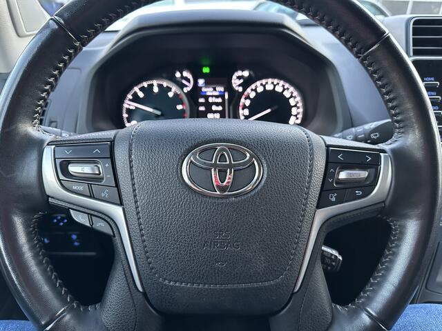 Toyota LAND CRUISER 2.8 D-4D-F Comfort Window Van