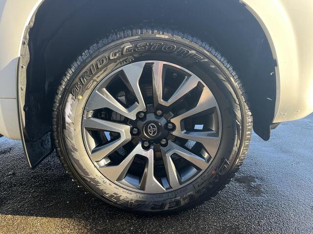 Toyota LAND CRUISER Toyota 2.8 D-4D Professional SRWV + off-road pakket, Automaat, Grijs kenteken, GEEN BPM, Nieuwe NL auto, Direct rijden