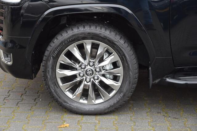 Toyota LAND CRUISER 3.3 DIESEL TWIN TURBO 70TH ANNIVERSARY 4WD A/T VAN