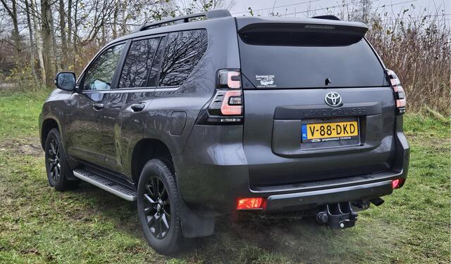 Toyota LAND CRUISER 2.8 D-4D-F Matt Black line 3500KG Trek Klasse 3 Alarm etc