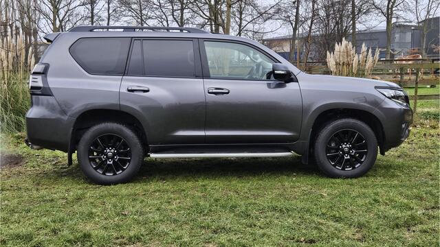 Toyota LAND CRUISER 2.8 D-4D-F Matt Black line 3500KG Trek Klasse 3 Alarm etc