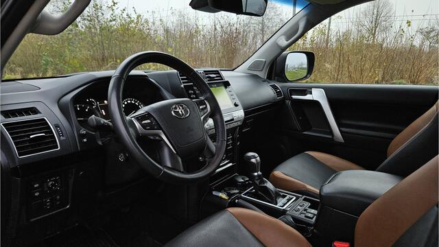 Toyota LAND CRUISER 2.8 D-4D-F Matt Black line 3500KG Trek Klasse 3 Alarm etc