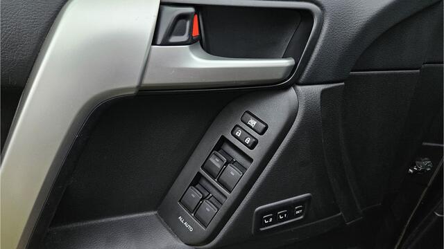 Toyota LAND CRUISER 2.8 D-4D-F Matt Black line 3500KG Trek Klasse 3 Alarm etc