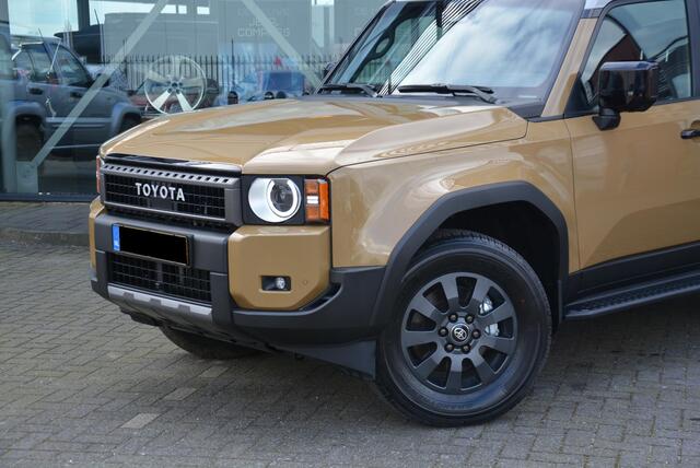 Toyota LAND CRUISER 2.8 D-4D Standard Roof Window Van Navigator | Trekhaak | BPM Vrij!