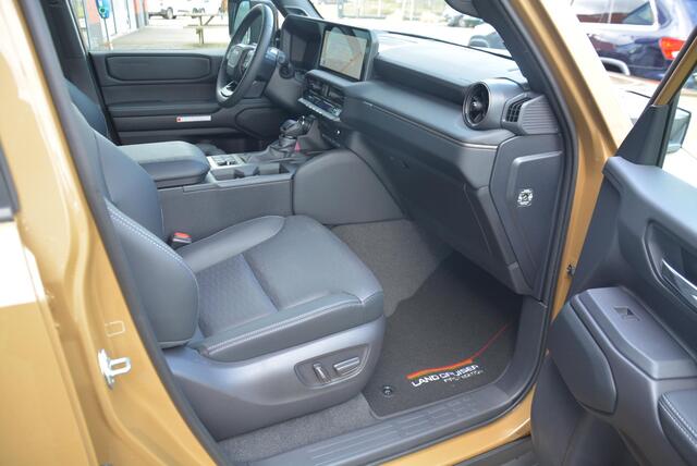 Toyota LAND CRUISER 2.8 D-4D Standard Roof Window Van Navigator | Trekhaak | BPM Vrij!