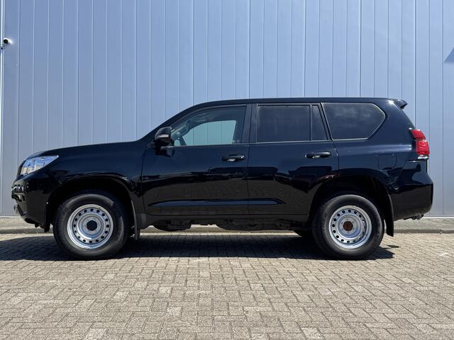 Toyota LAND CRUISER 2.8 D-4D-F Comfort Blind Van NL Auto Dealer Onderhouden Trekhaak 4X4
