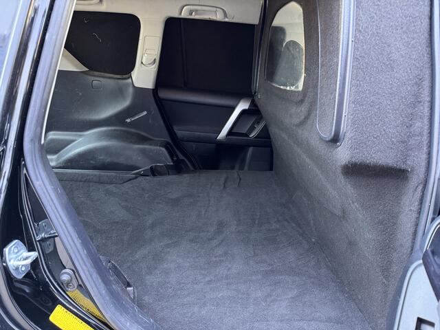 Toyota LAND CRUISER 2.8 D-4D-F Comfort Blind Van NL Auto Dealer Onderhouden Trekhaak 4X4