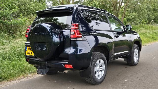 Toyota LAND CRUISER 2.8 D-4D-F Comfort High Roof Blind Van