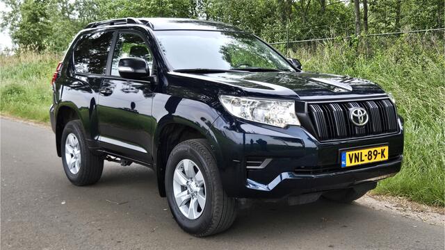 Toyota LAND CRUISER 2.8 D-4D-F Comfort High Roof Blind Van