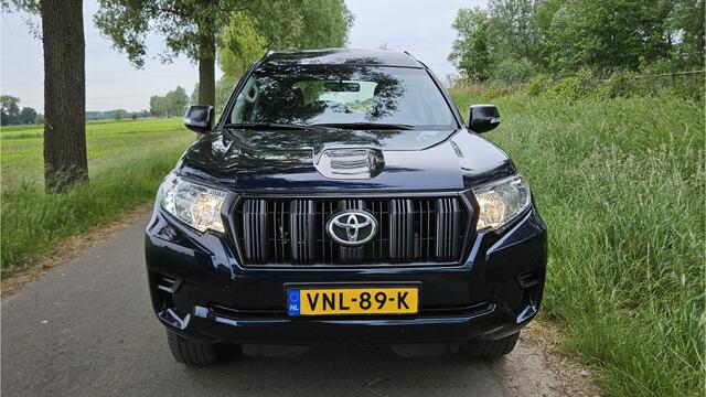 Toyota LAND CRUISER 2.8 D-4D-F Comfort High Roof Blind Van