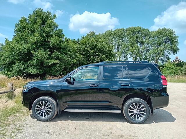 Toyota LAND CRUISER 2.8 D-4D-F Executive Blind Van