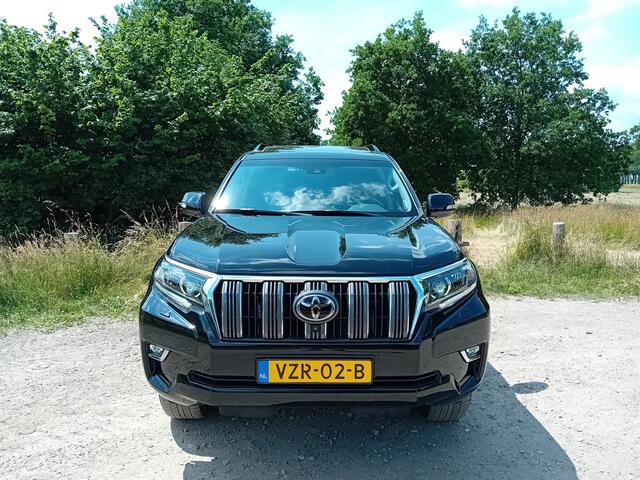 Toyota LAND CRUISER 2.8 D-4D-F Executive Blind Van