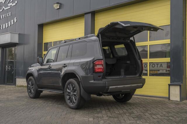 Toyota LAND CRUISER 2.8 D-4D Premium Panoramadak BPM VRIJ!