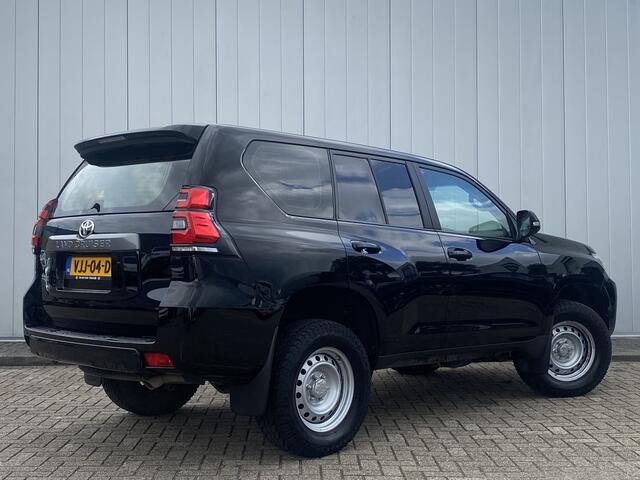 Toyota LAND CRUISER 2.8 D-4D-F Comfort Window Van NL Auto 1e Eigenaar Dealer Onderhouden Cruise Keyless