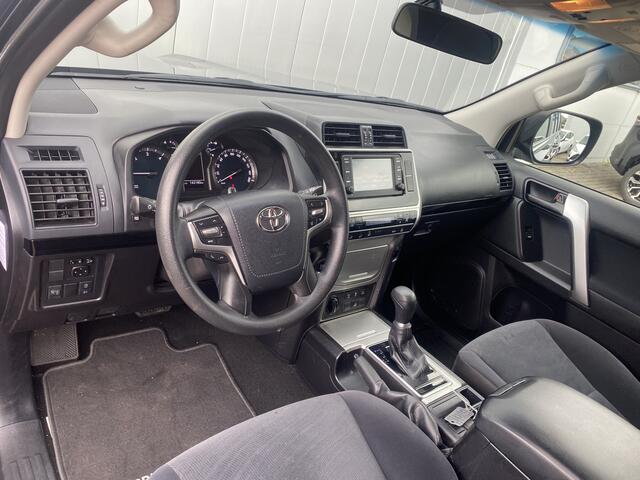 Toyota LAND CRUISER 2.8 D-4D-F Comfort Window Van NL Auto 1e Eigenaar Dealer Onderhouden Cruise Keyless