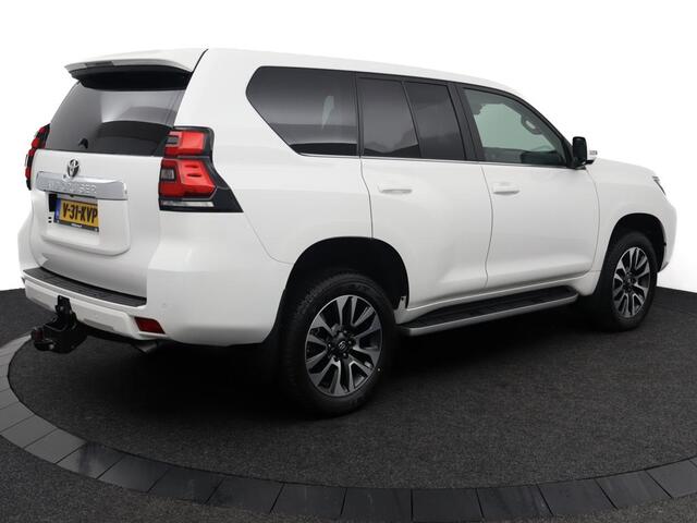 Toyota LAND CRUISER 2.8 D-4D-F Professional Window Van