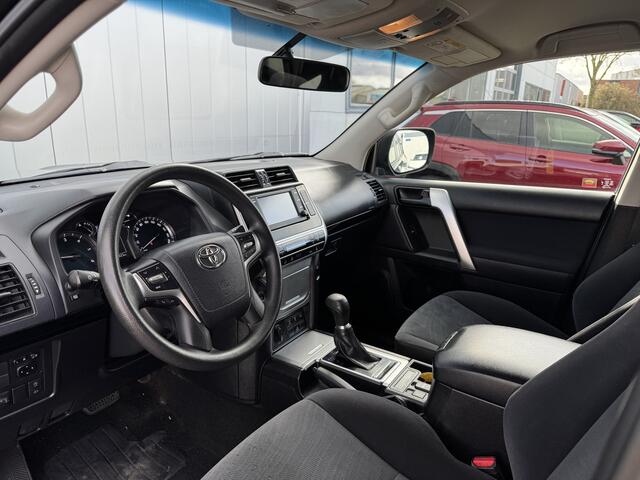 Toyota LAND CRUISER 2.8 D-4D-F Comfort Window Van NL Auto 1e Eigenaar Dealer Onderhouden Cruise Keyless