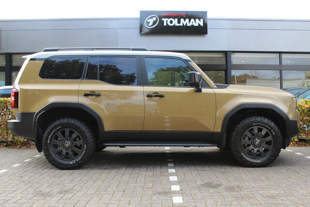 Toyota LAND CRUISER 2.8 D-4D First Edition 5p | Rijklaar | Pano | Trekhaak | BF Goodrich | Navi | Camera's | Leder | Memory | JBL | HUD | Stoelverwarming/koeling