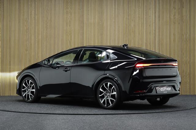 Toyota PRIUS 2.0 Plug-in Executive | Panoramadak | ¤ 5.500,- Demo voordeel | Direct Leverbaar | Navigatie | Camera