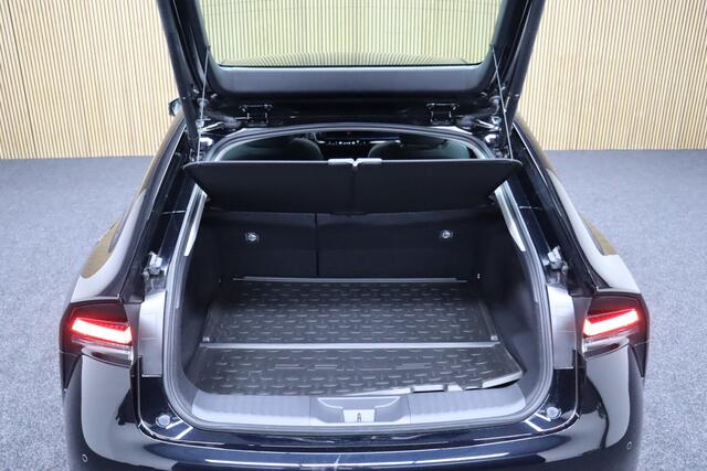 Toyota PRIUS 2.0 Plug-in Executive | Panoramadak | ¤ 5.500,- Demo voordeel | Direct Leverbaar | Navigatie | Camera