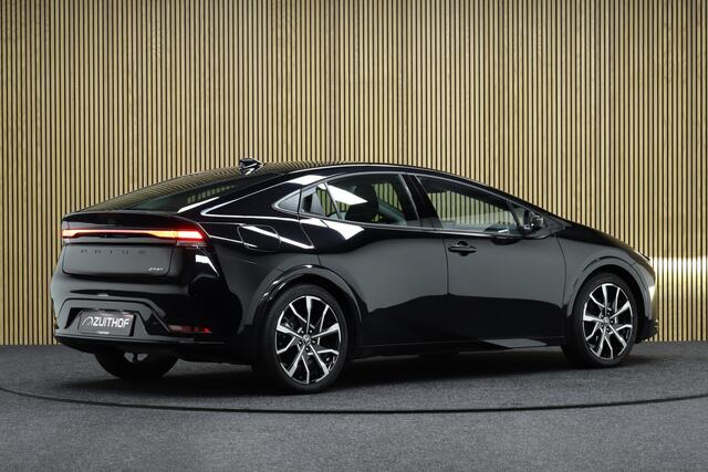 Toyota PRIUS 2.0 Plug-in Executive | Panoramadak | ¤ 5.500,- Demo voordeel | Direct Leverbaar | Navigatie | Camera