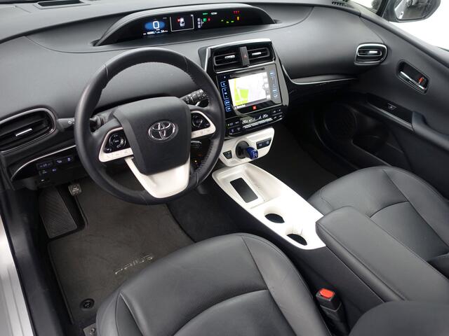 Toyota PRIUS 1.8 Dynamic+ Aut- Head Up, Stoelmassage, JBL Audio, Park Pilot, Ada Cruise, Leder Interieur