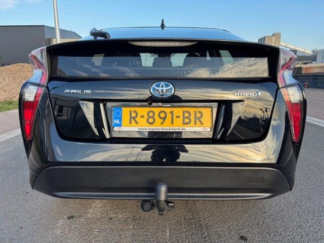 Toyota PRIUS 1.8 DARK EDITION