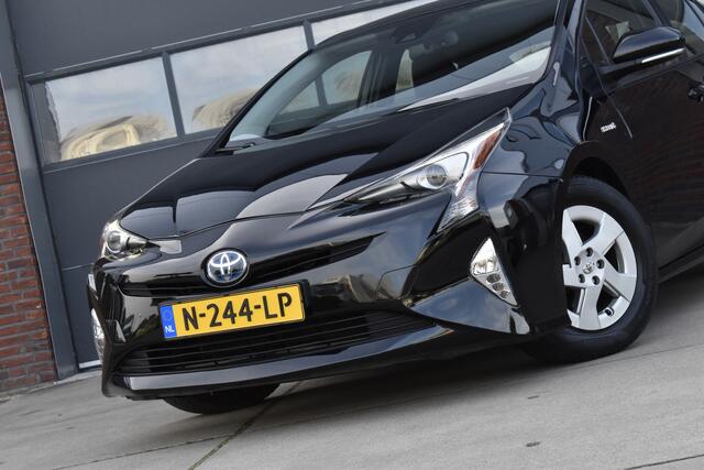 Toyota PRIUS 1.8 Black Edition Camera - Navi - Cruise - Clima