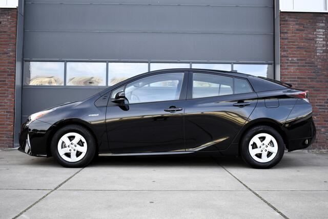 Toyota PRIUS 1.8 Black Edition Camera - Navi - Cruise - Clima
