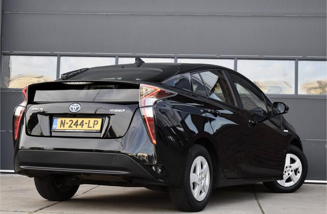Toyota PRIUS 1.8 Black Edition Camera - Navi - Cruise - Clima