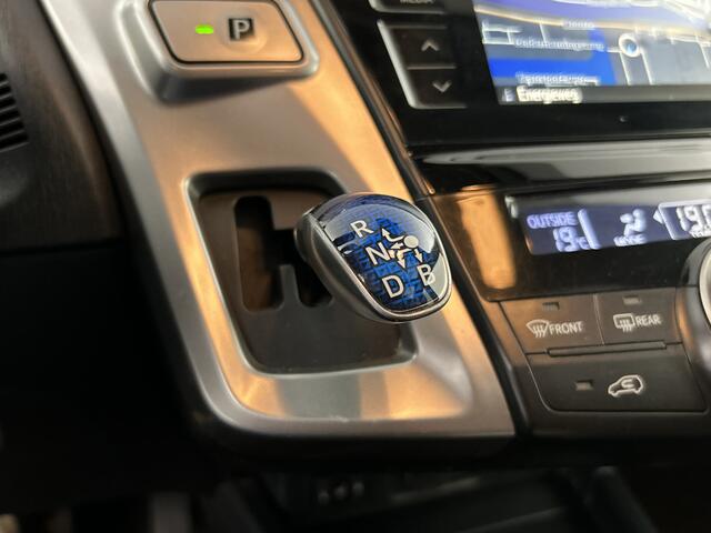 Toyota PRIUS 1.8 Executive SkyView/7 Persoons/Pano/BTW