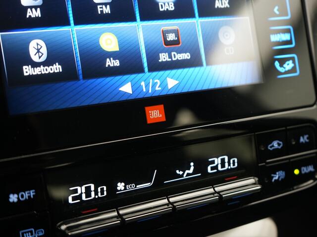 Toyota PRIUS 1.8 Hybrid Dynamic | JBL-Audio | Trekhaak | 17' Velgen |