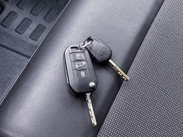 Toyota PROACE Worker 1.5 D-4D Cool Comfort L2 1.6 D-4D Cool Comfort Achteruitrijcamera Betimmering Cruise Control