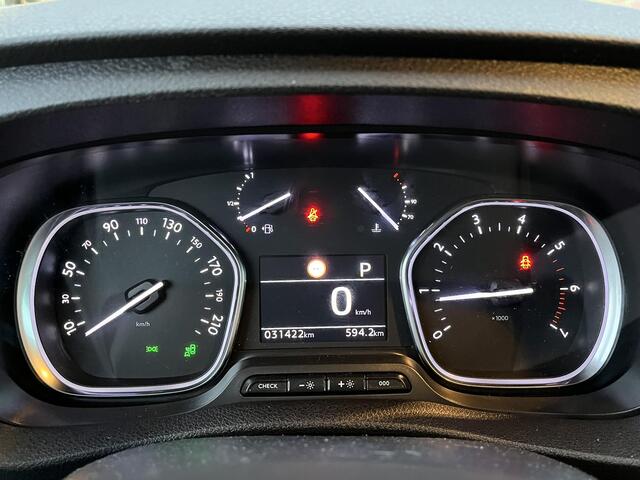 Toyota PROACE Worker 2.0 D-4D Dynamic Long DC Verso | 1e Eigenaar | Rijklaar als Les auto | BTW | Trekhaak | Glazendak | 10 Jaar Garantie |