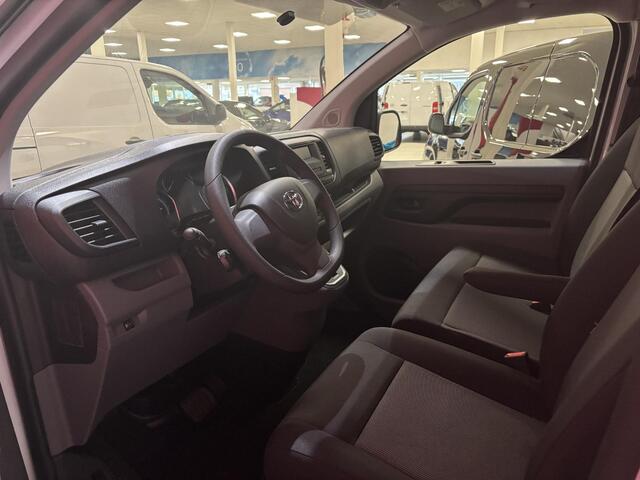 Toyota PROACE Electric Worker Extra Range Cool betreft nieuwe auto direct uit vooraad leverbaar!! 330KM Range en 1000kg laadvermogen