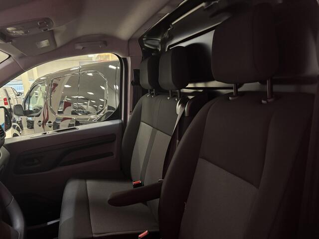 Toyota PROACE Electric Worker Extra Range Cool betreft nieuwe auto direct uit vooraad leverbaar!! 330KM Range en 1000kg laadvermogen