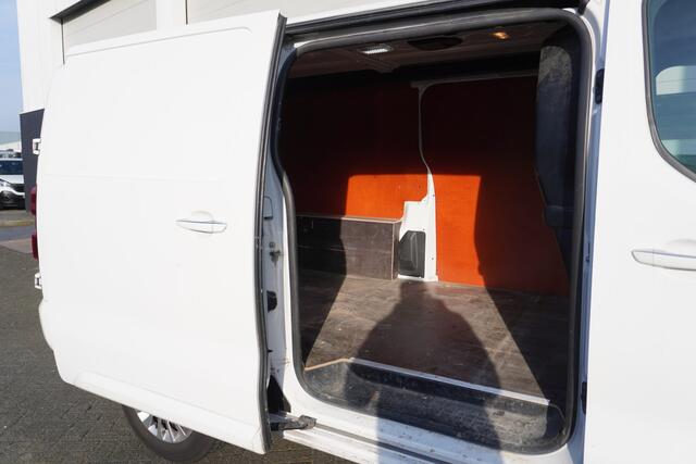 Toyota PROACE Worker 2.0 D-4D 120PK L3 Automaat EURO 6 - Airco - Navi - Cruise - ¤ 17.900,- Excl.