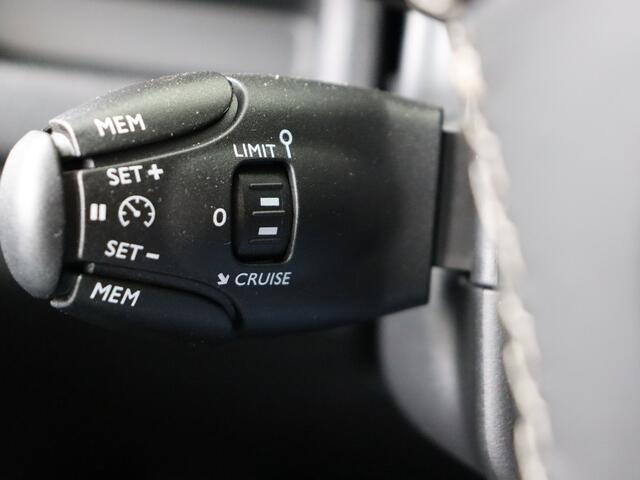 Toyota PROACE Electric Worker Professional Extra Range Long 75 kWh I Navigatie I Climate Control I Cruise Control I Keyless Entry I USB I Side Bars I Betonplex in laadruimte I Lat-om-lat betimmering laadruimte I