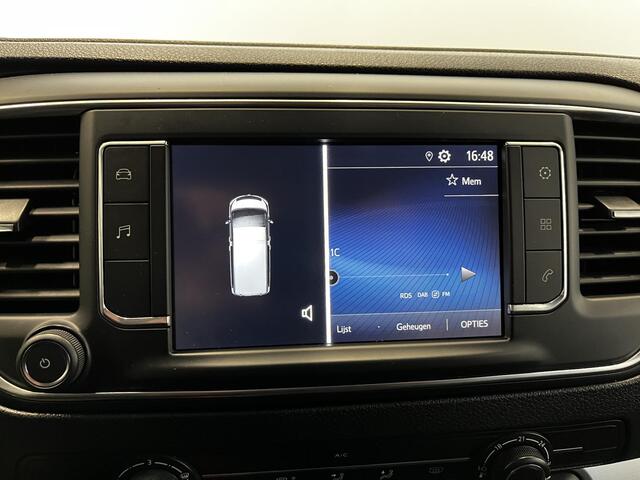 Toyota PROACE Electric Shuttle Long Extra Range Cool 75 kWh 9 pers. Navigatie Apple Carplay/Android Auto Parkeersensoren Cruise Control Lichtmetalen velgen Getinte ramen Airco